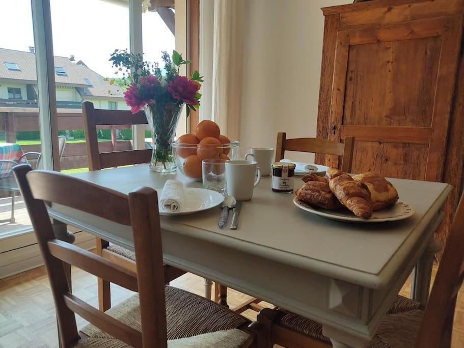 Bel Appartement Au Calme A 5 Minutes Du Village Menthon-Saint-Bernard Exteriör bild
